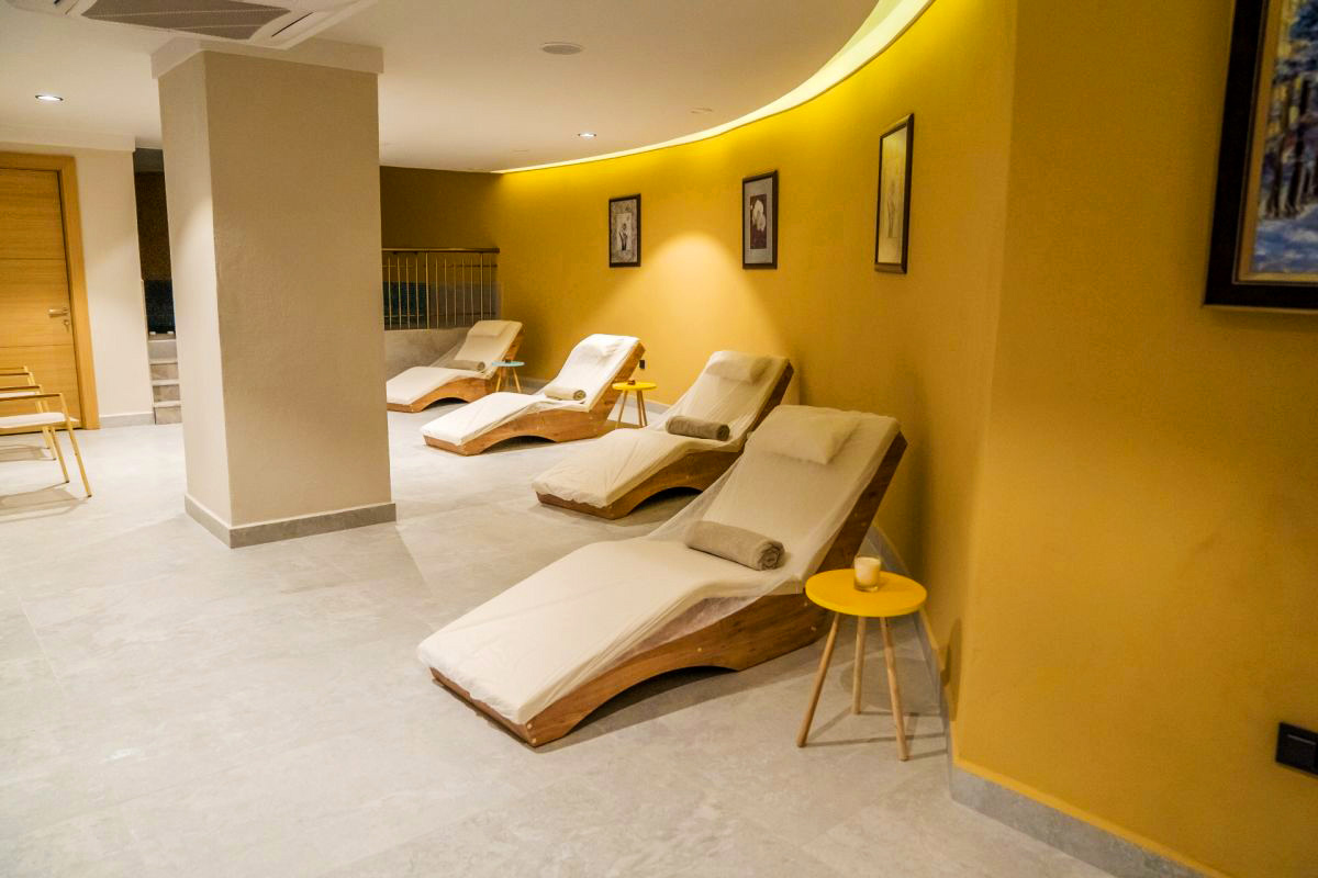 cheap resort hotels to Spend holiday with family