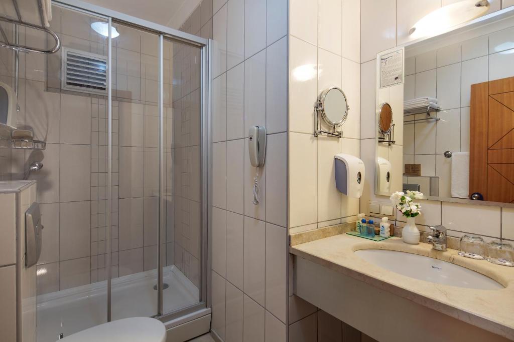 cheap resort hotels to Spend holiday with family