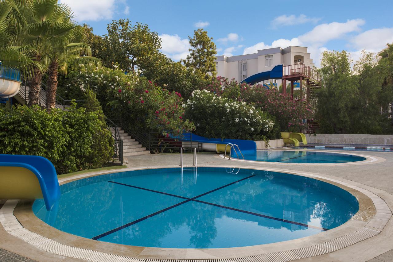 cheap resort hotels to Spend holiday with family