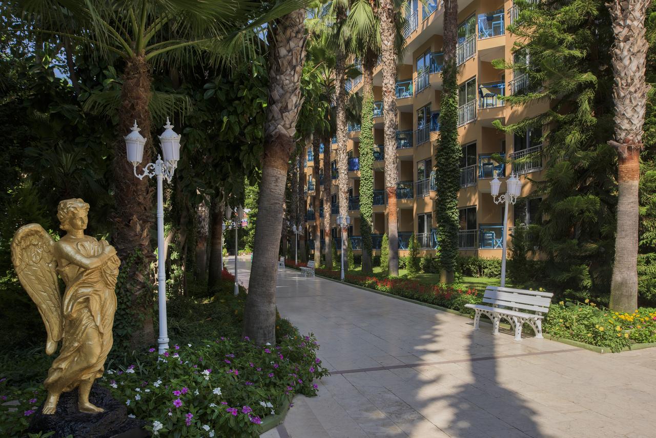 cheap resort hotels to Spend holiday with family