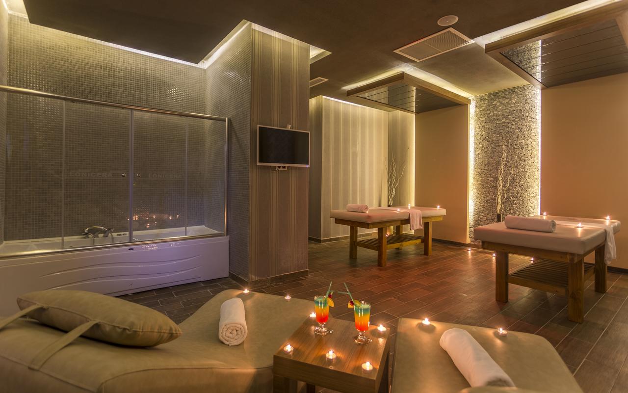 cheap resort hotels to Spend holiday with family