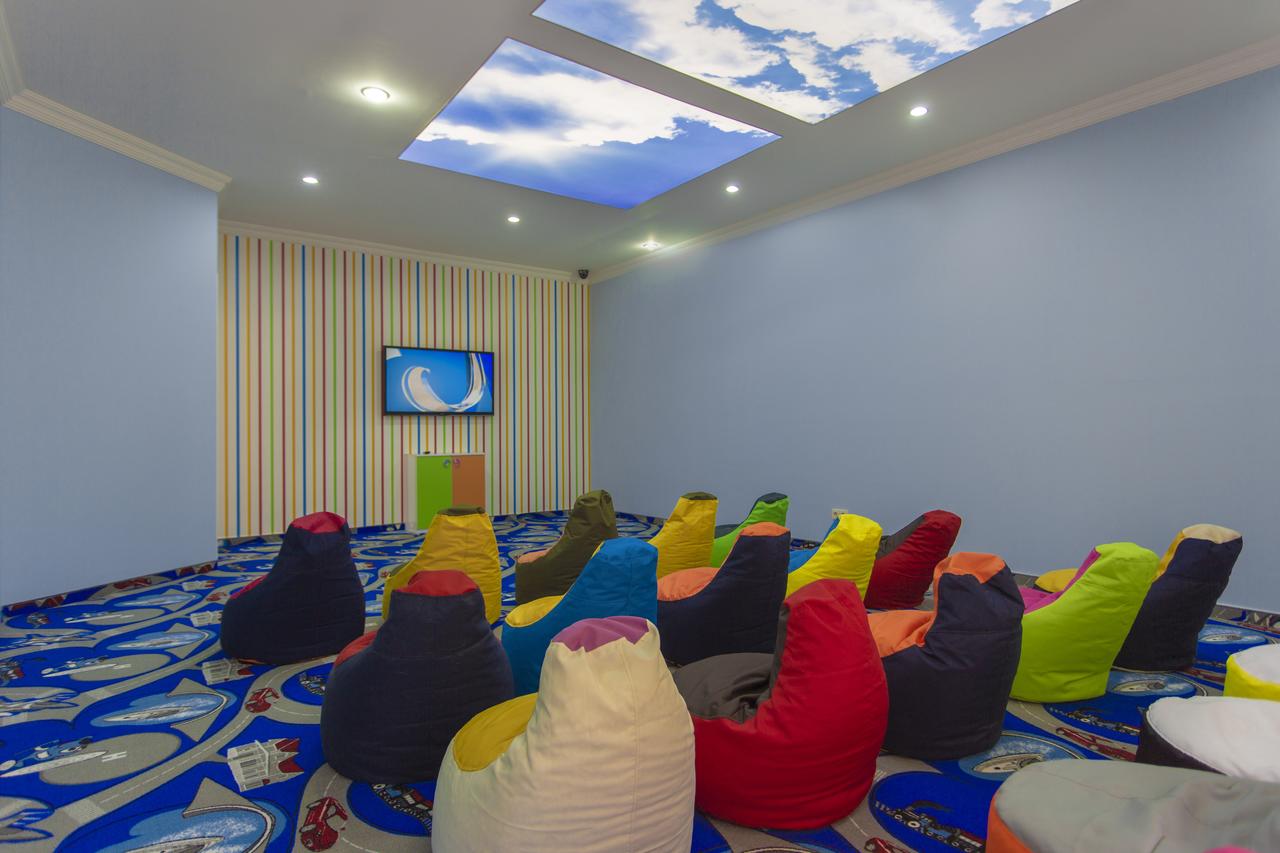 cheap resort hotels to Spend holiday with family