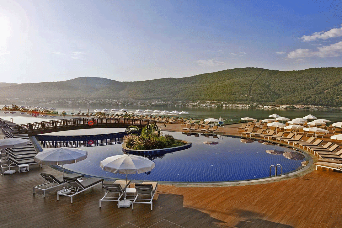 cheap resort hotels to Spend holiday with family