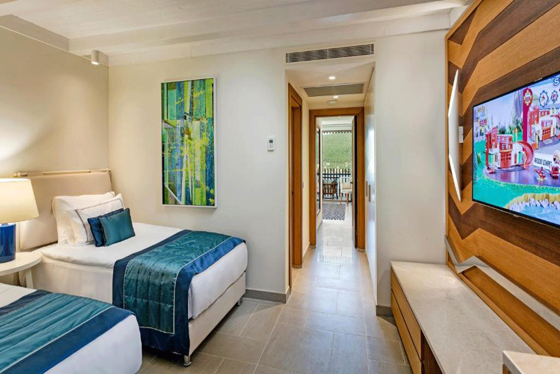 cheap resort hotels to Spend holiday with family