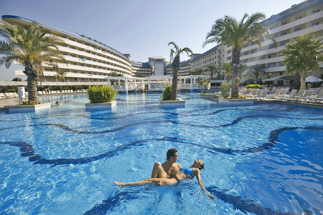 cheap resort hotels to Spend holiday with family