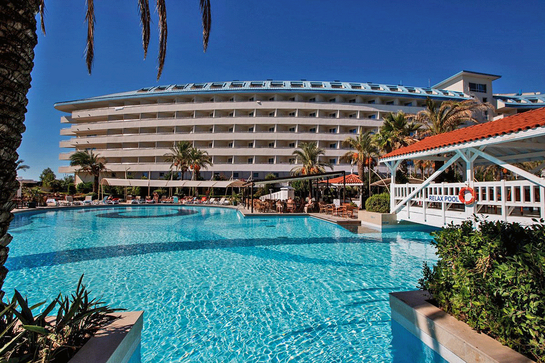 cheap resort hotels to Spend holiday with family