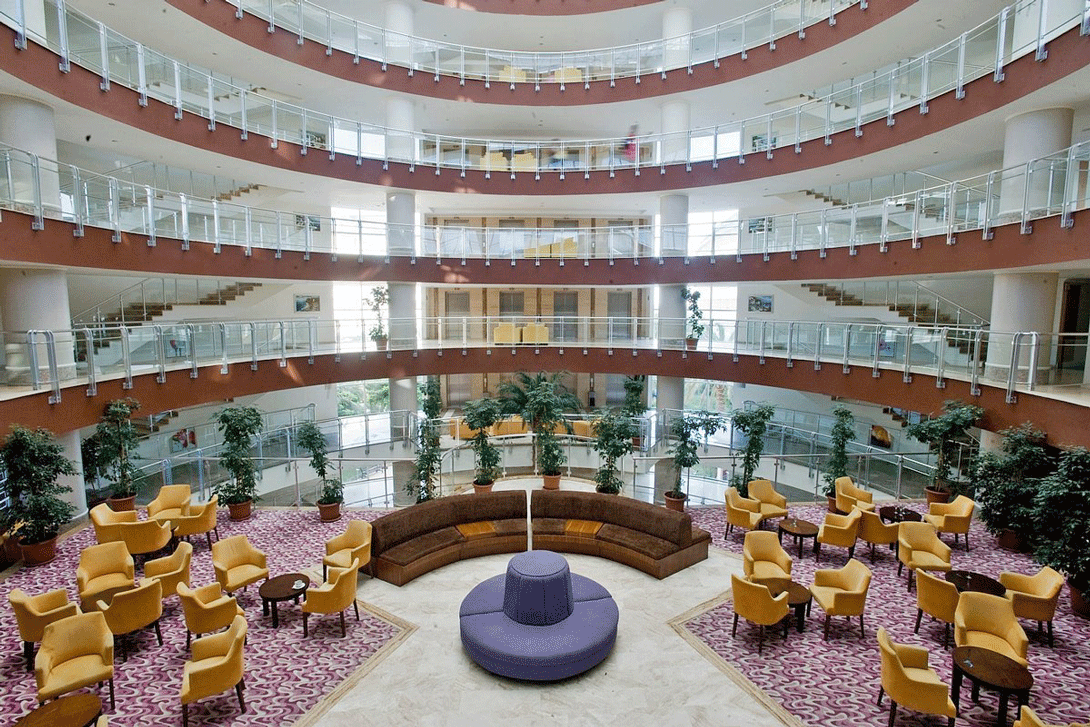 cheap resort hotels to Spend holiday with family