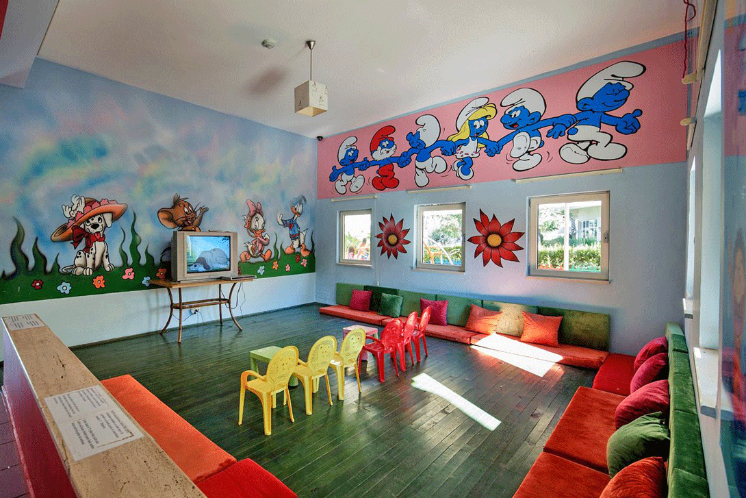 cheap resort hotels to Spend holiday with family