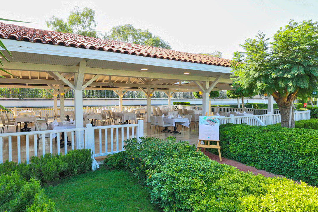 cheap resort hotels to Spend holiday with family