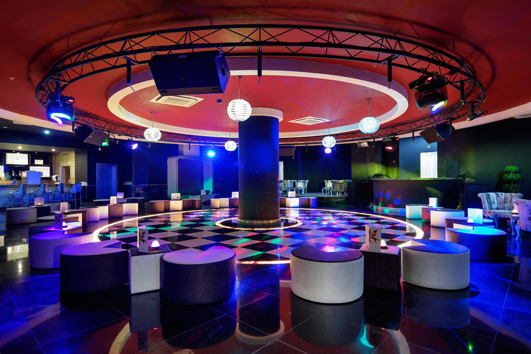 cheap resort hotels to Spend holiday with family