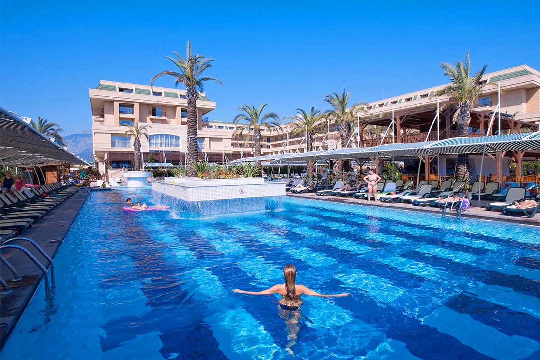 cheap resort hotels to Spend holiday with family