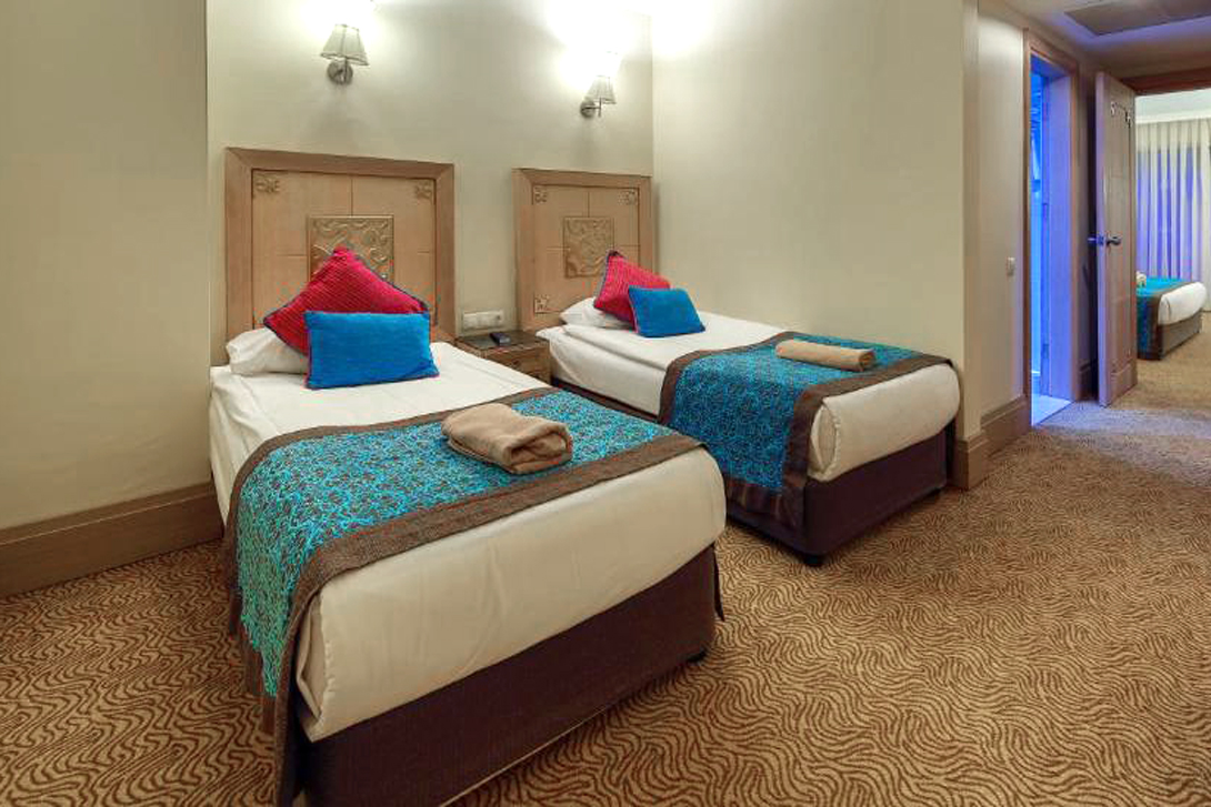 crystal de luxe family bedroom turkey