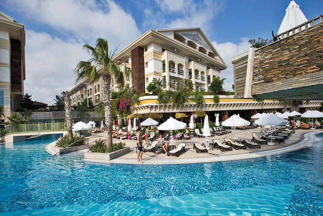 cheap resort hotels to Spend holiday with family