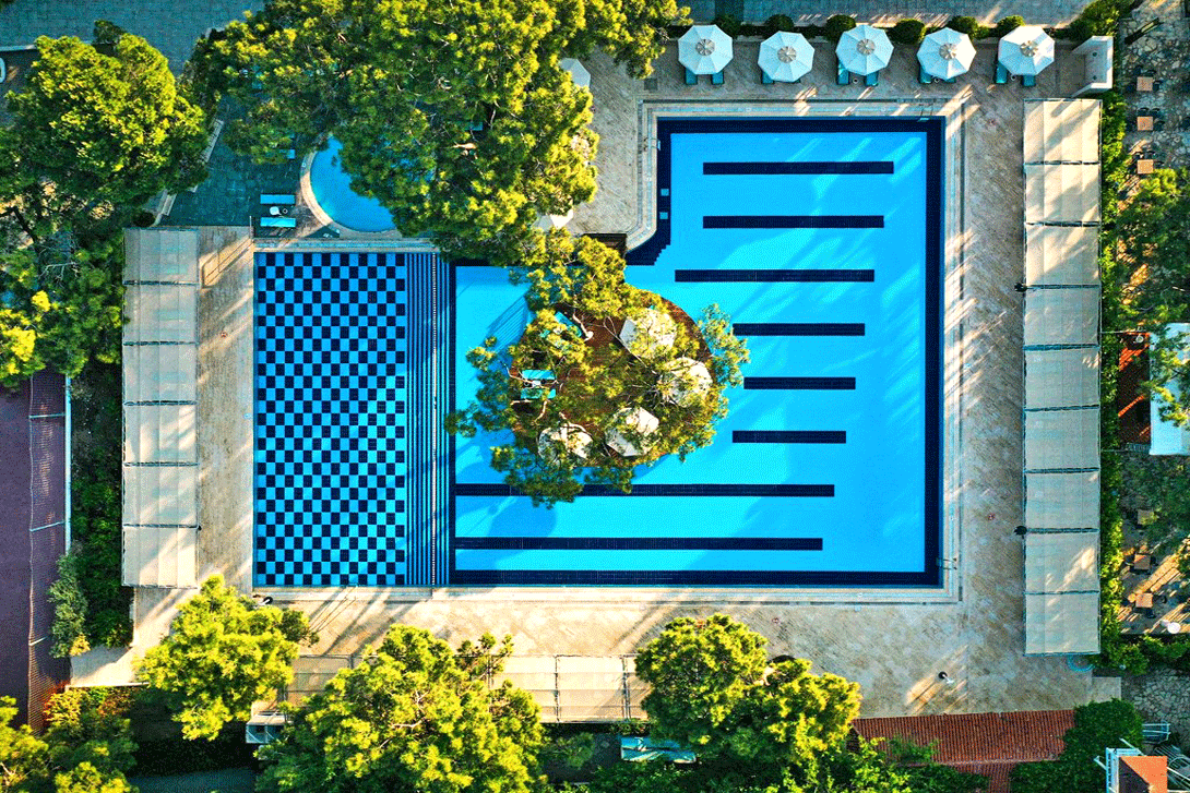 cheap resort hotels to Spend holiday with family