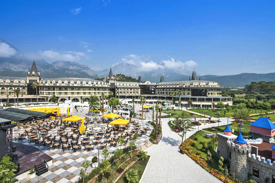 cheap resort hotels to Spend holiday with family