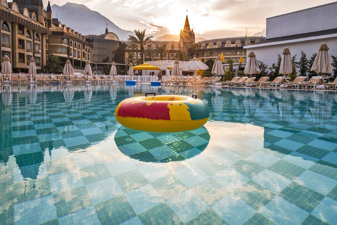 cheap resort hotels to Spend holiday with family