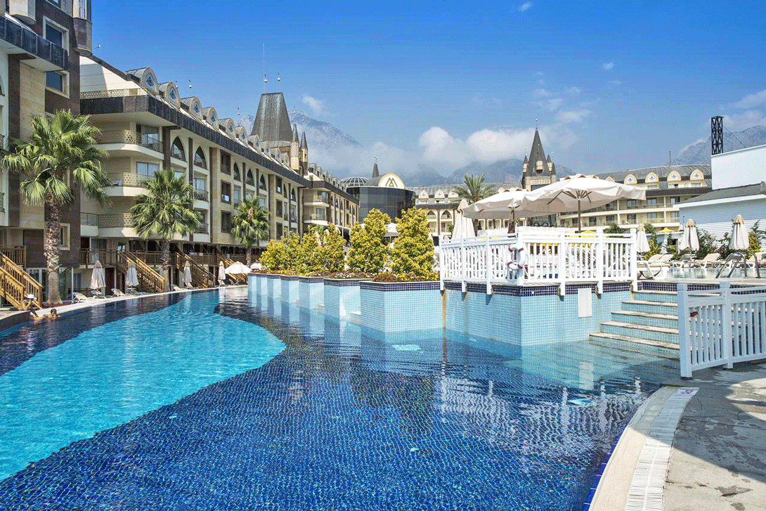 cheap resort hotels to Spend holiday with family