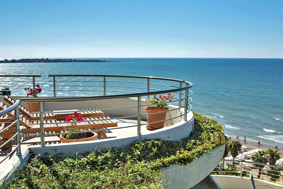 cheap resort hotels to Spend holiday with family