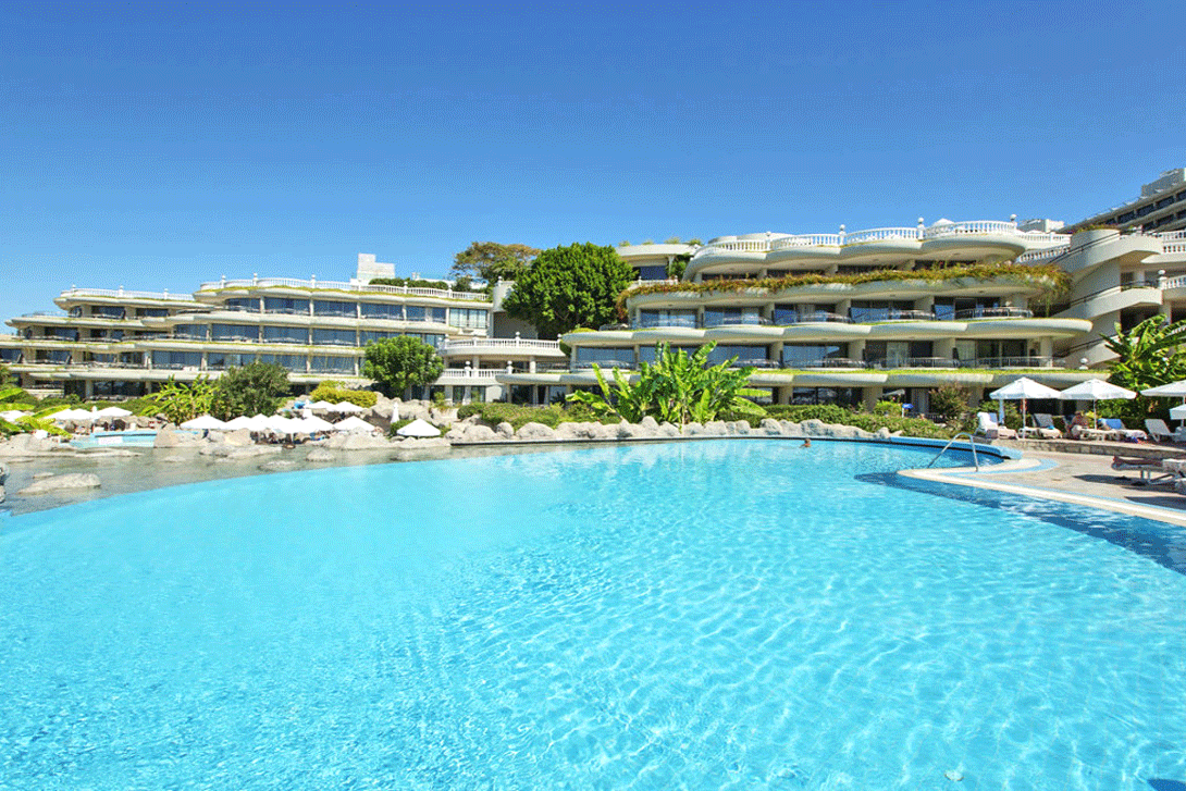 cheap resort hotels to Spend holiday with family