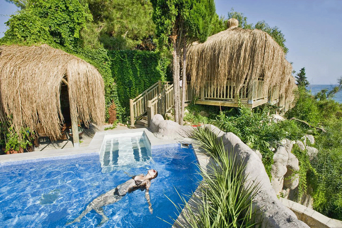 cheap resort hotels to Spend holiday with family