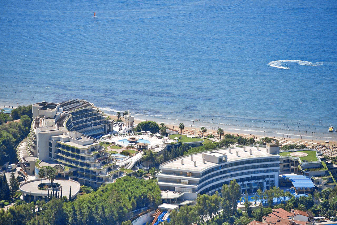 cheap resort hotels to Spend holiday with family