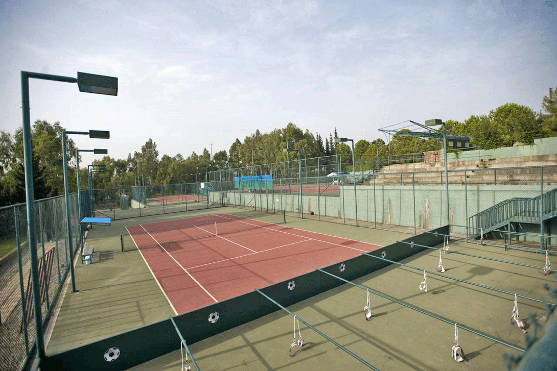 cheap resort hotels to Spend holiday with family