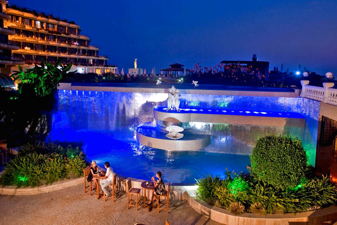 cheap resort hotels to Spend holiday with family