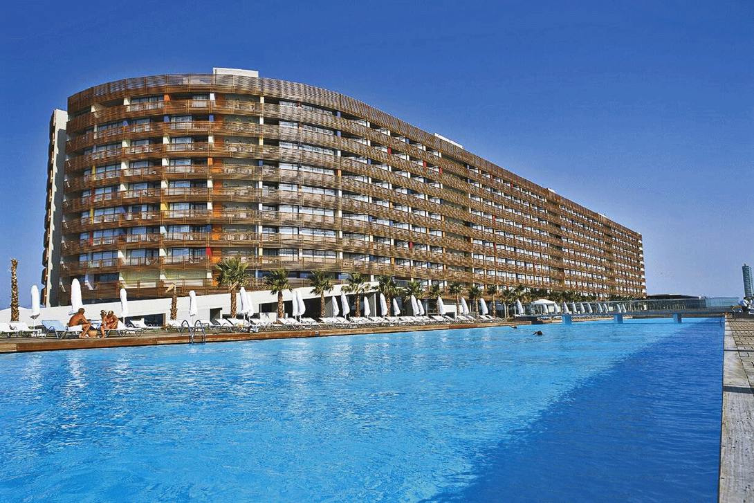 04 nirvana cosmopolitan pool sunbeds outdoor antalya