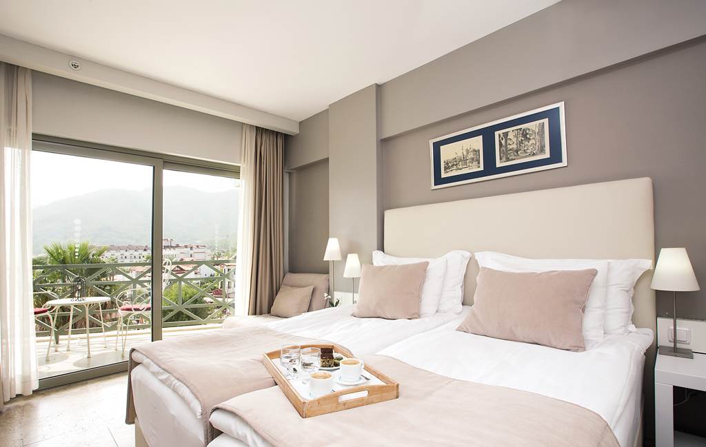 cheap resort hotels to Spend holiday with family