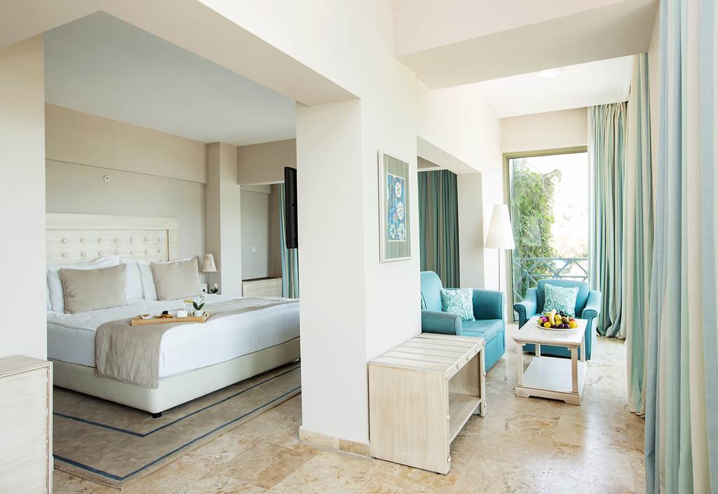 cheap resort hotels to Spend holiday with family