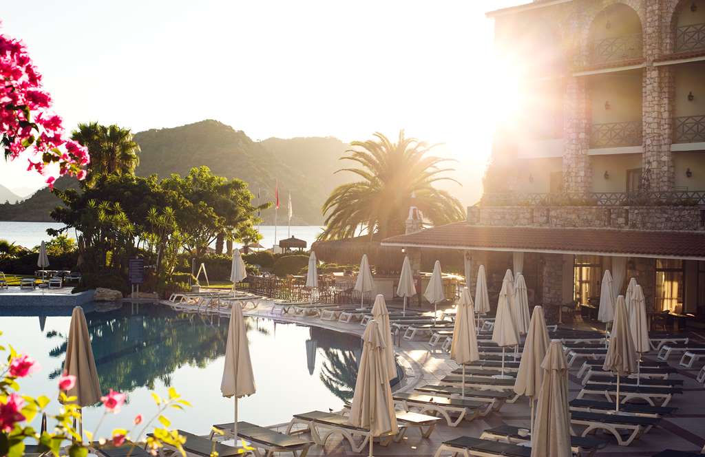 cheap resort hotels to Spend holiday with family