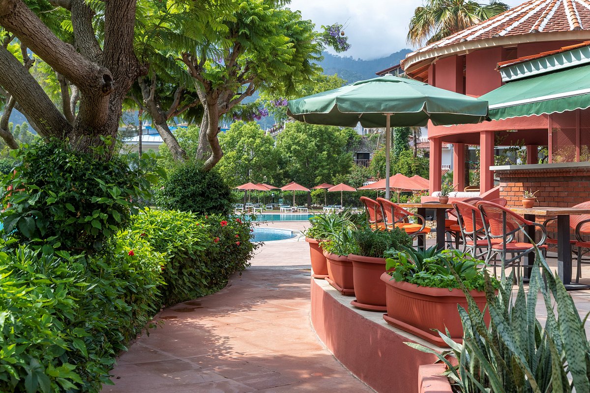 cheap resort hotels to Spend holiday with family