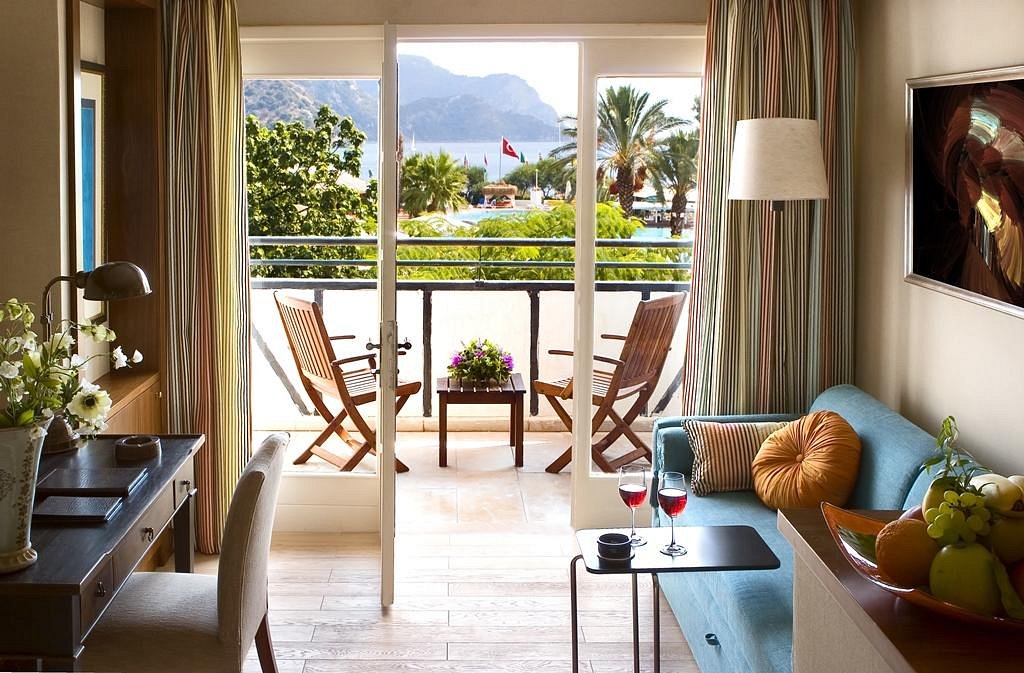 cheap resort hotels to Spend holiday with family