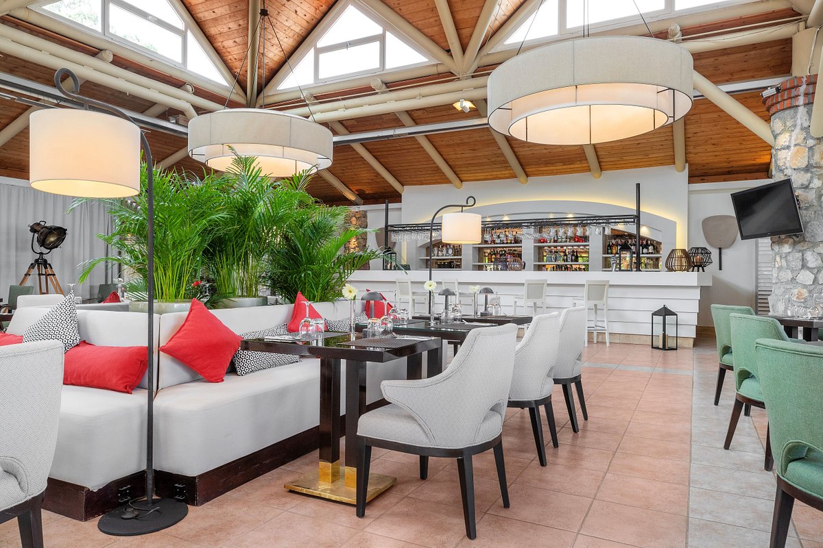 cheap resort hotels to Spend holiday with family