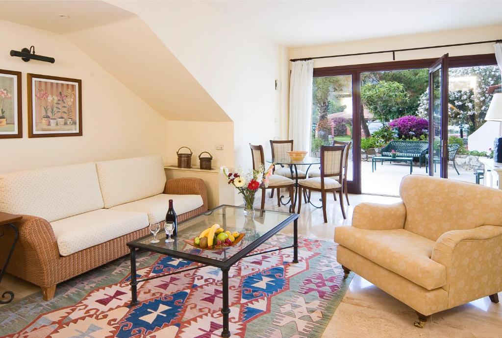 cheap resort hotels to Spend holiday with family