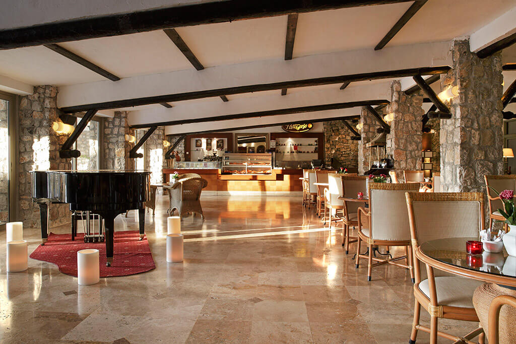 cheap resort hotels to Spend holiday with family