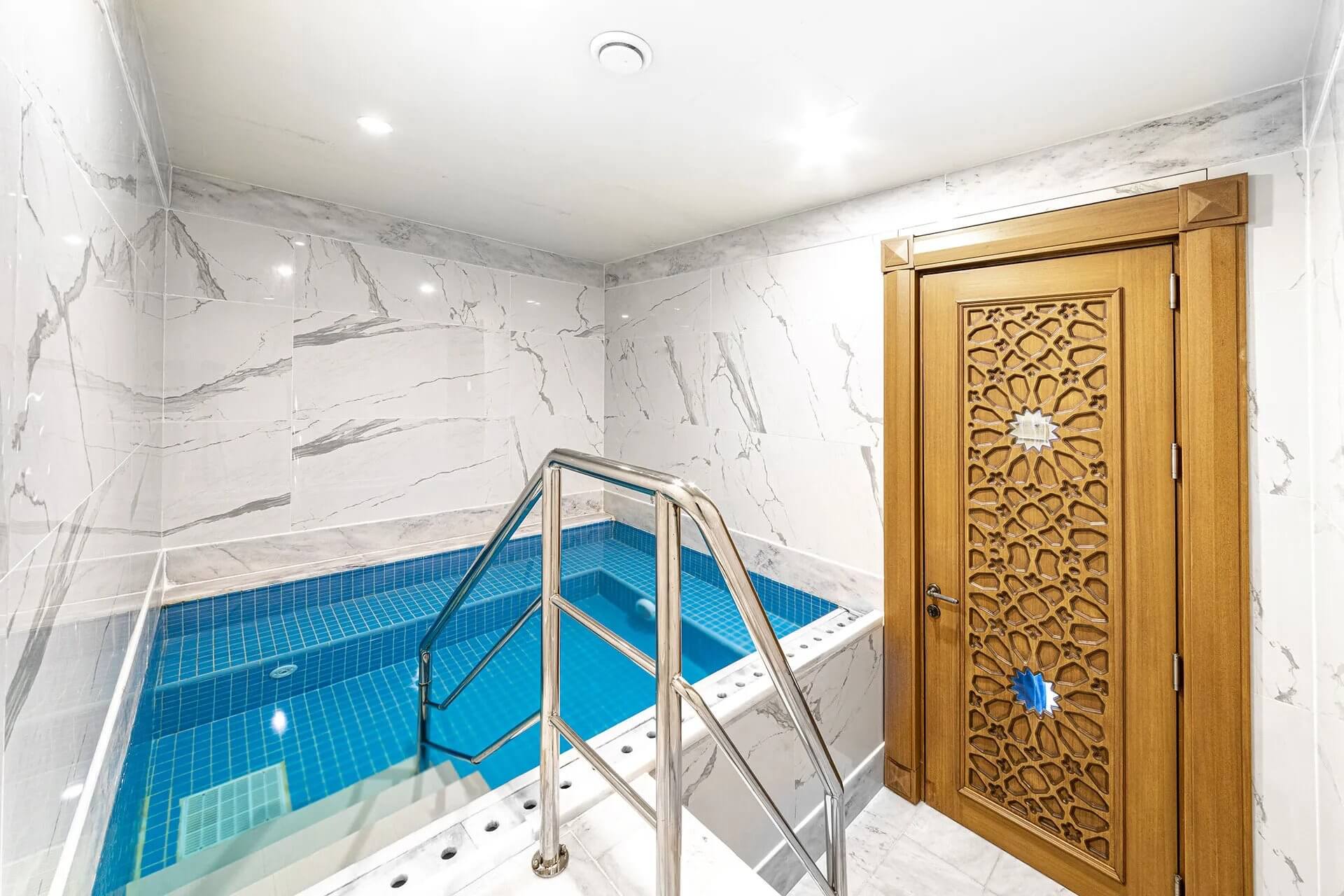 cheap resort hotels to Spend holiday with family