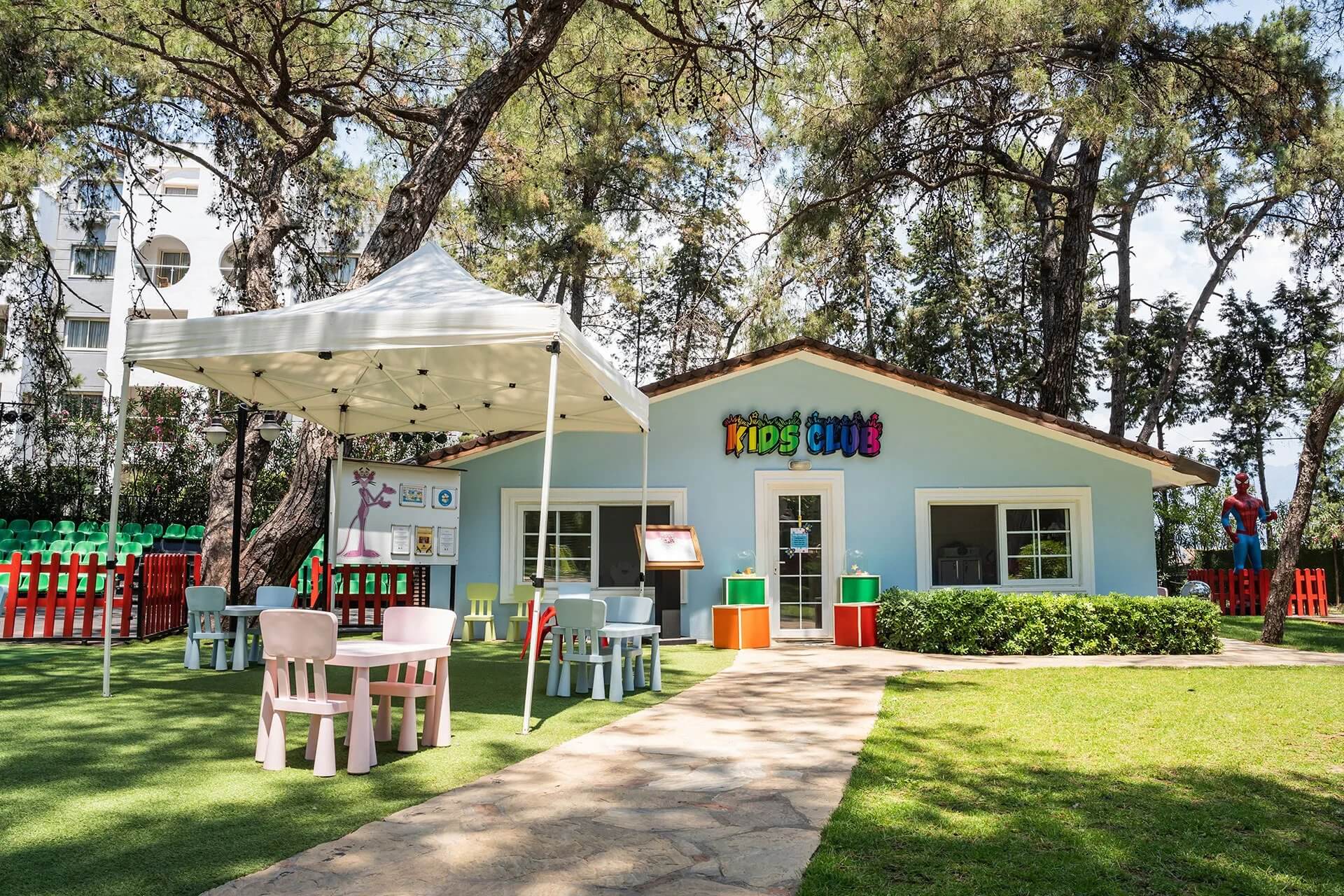 cheap resort hotels to Spend holiday with family