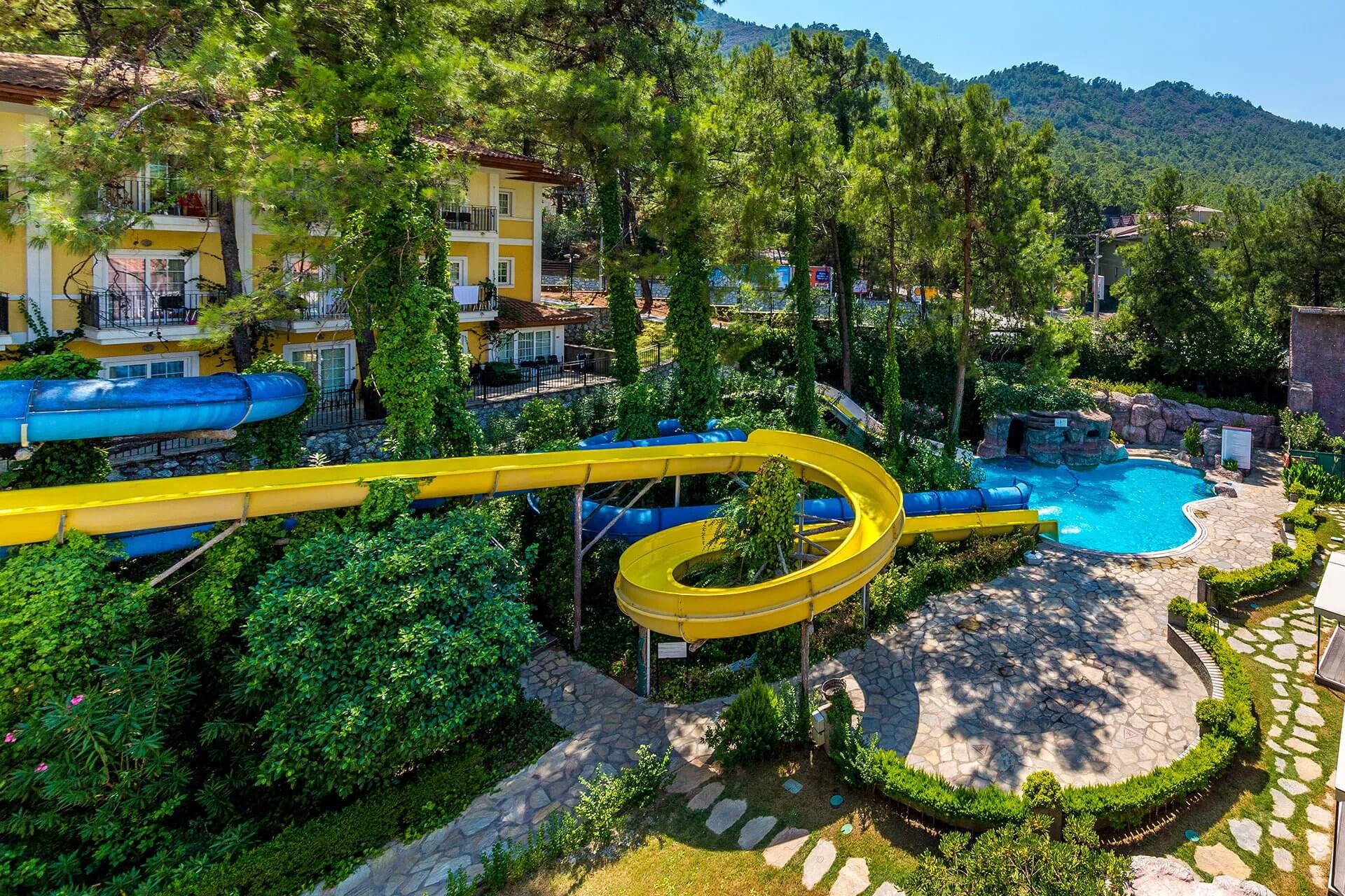 cheap resort hotels to Spend holiday with family