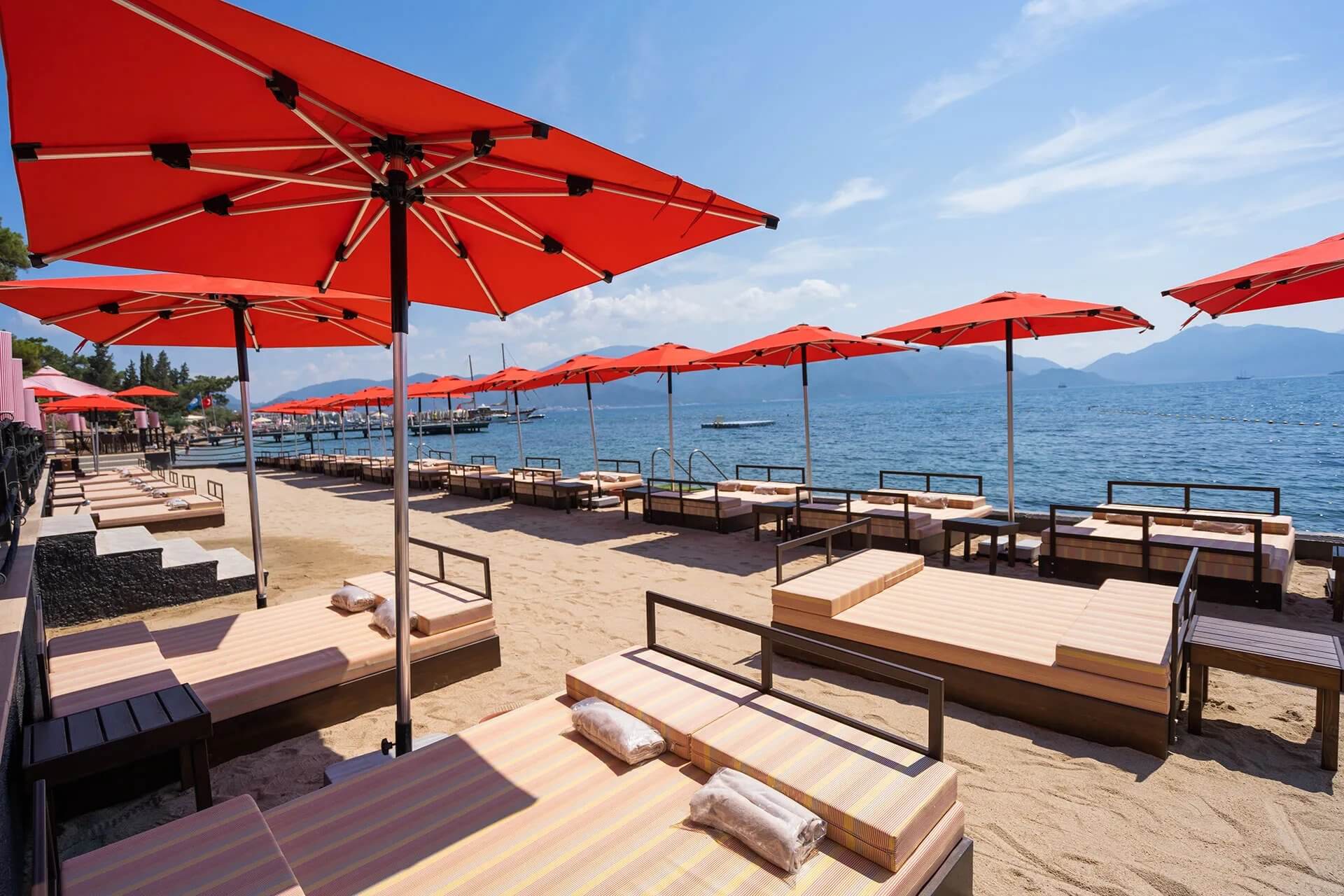 cheap resort hotels to Spend holiday with family