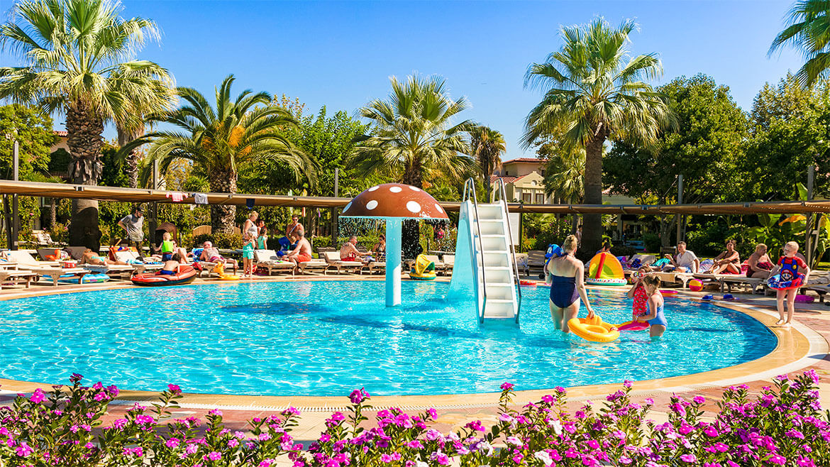 cheap resort hotels in Turkey to Spend holiday with family