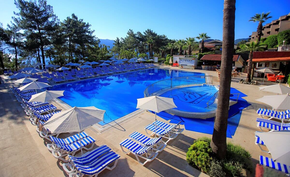 cheap resort hotels in Turkey to Spend holiday with family