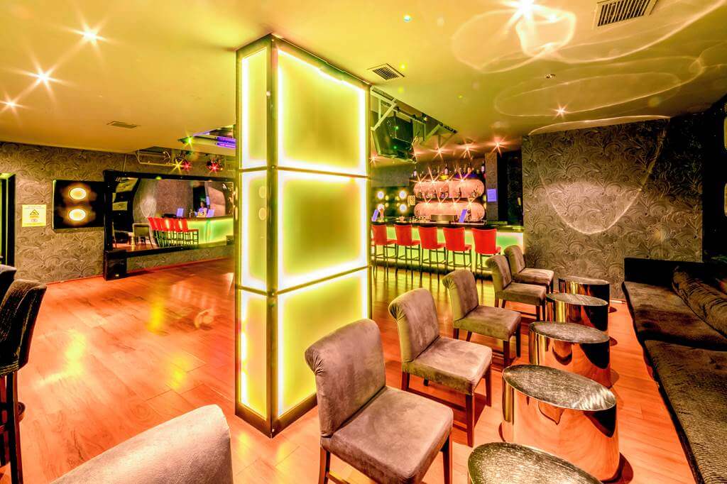 25 grand ideal bar sitting dalaman