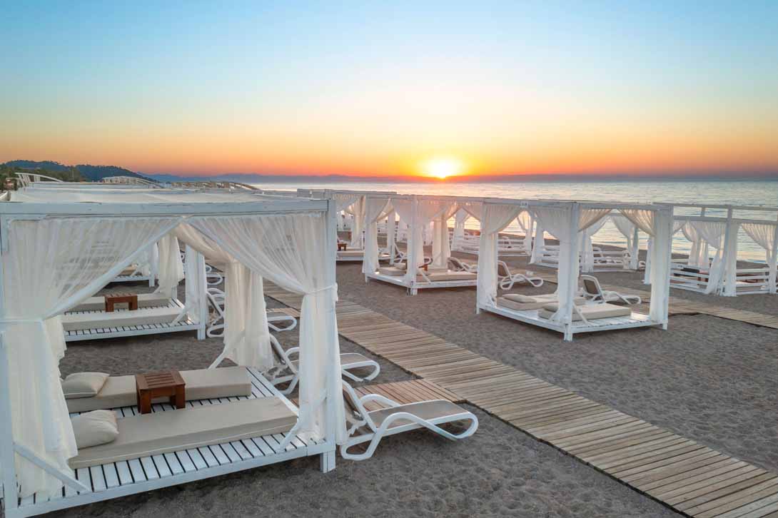 cheap resort hotels to Spend holiday with family