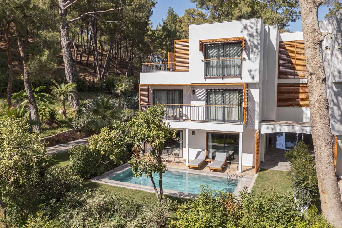 cheap resort hotels to Spend holiday with family