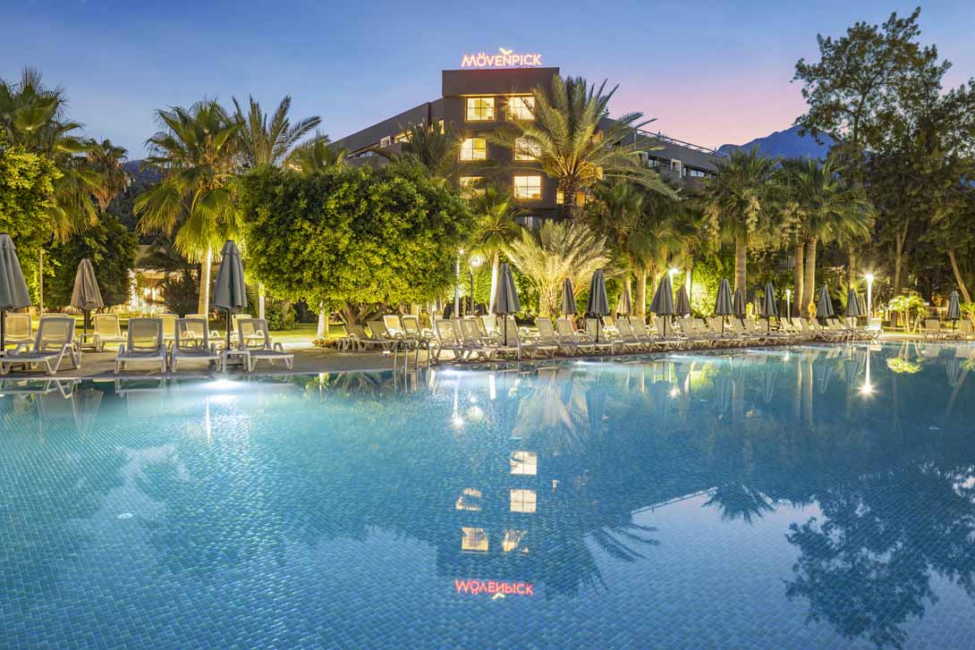 cheap resort hotels to Spend holiday with family