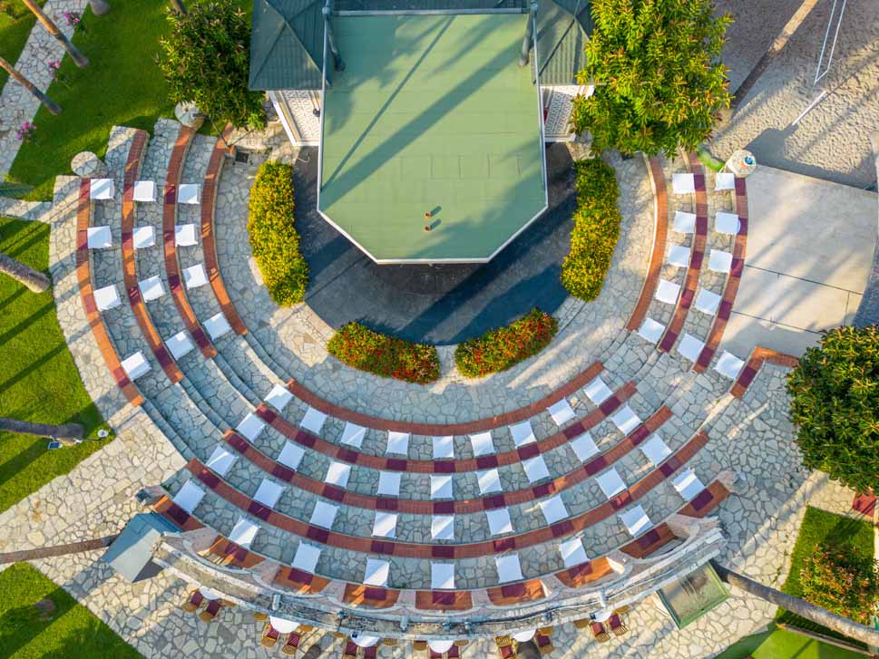 cheap resort hotels to Spend holiday with family