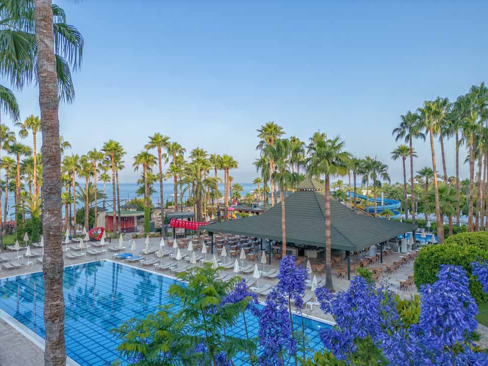 cheap resort hotels to Spend holiday with family