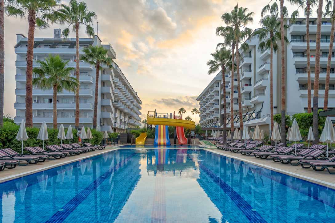 cheap resort hotels to Spend holiday with family