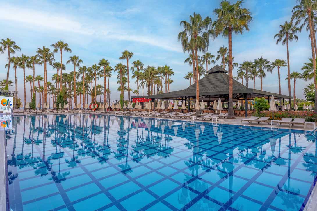 cheap resort hotels to Spend holiday with family